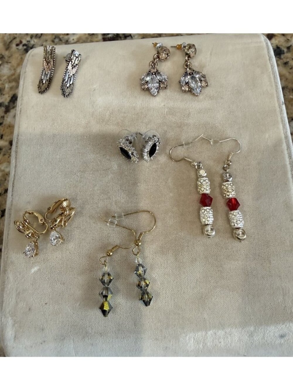 Lot Of 6 Pairs Of Earrings 5 Pierced 1 Clip